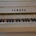 Yamaha wit 2450,=b